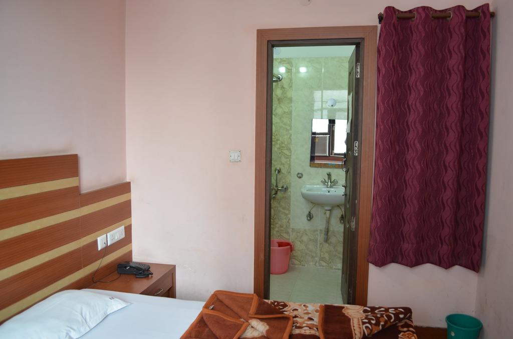 Hotel S B Inn New Delhi Eksteriør bilde
