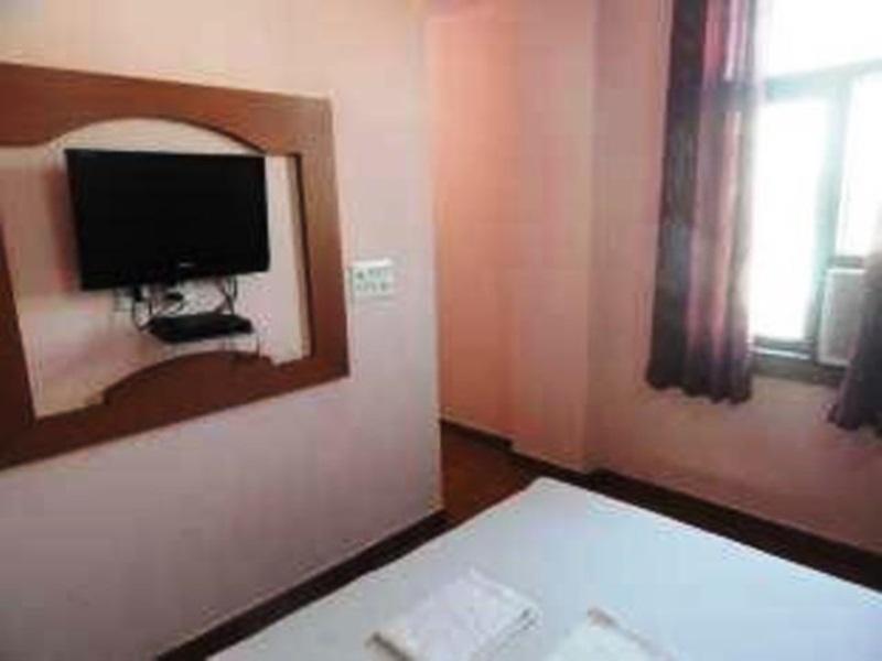Hotel S B Inn New Delhi Eksteriør bilde