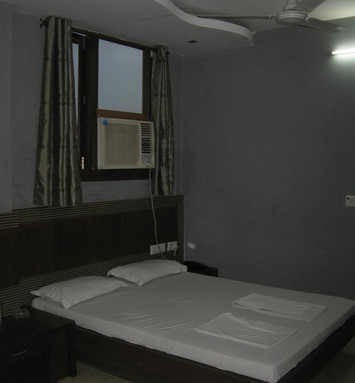 Hotel S B Inn New Delhi Eksteriør bilde